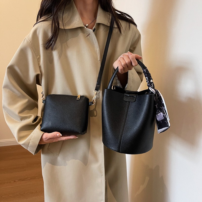 Red PU Bucket Shoulder and Cro - огляд і ціна Luxury Bags In Sale
