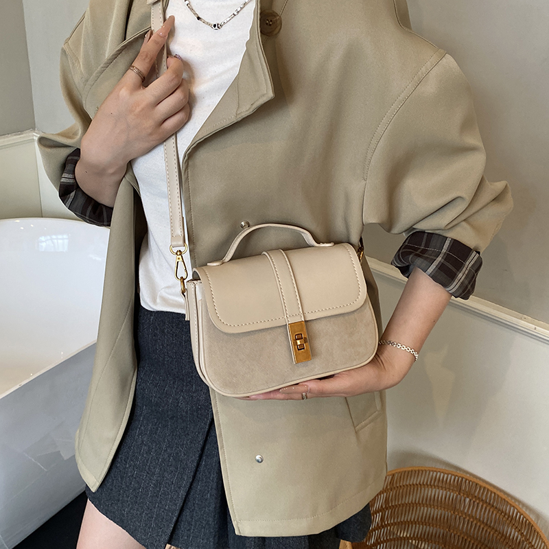 Branded Mini Square Flap Cross - огляд і ціна Luxury Bags Trend 2025