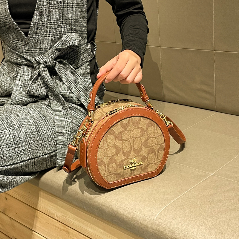 Luxury Minimalist Crossbody Ba - огляд і ціна Luxury Bags Logo