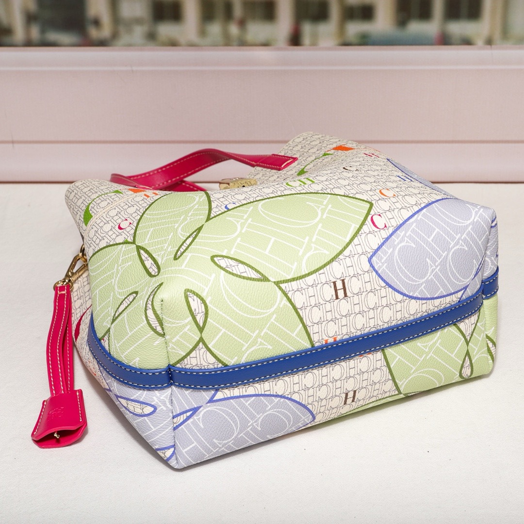 CH Luxury Printed Bucket Bag 2 - огляд і ціна Luxury Bags Trend 2025