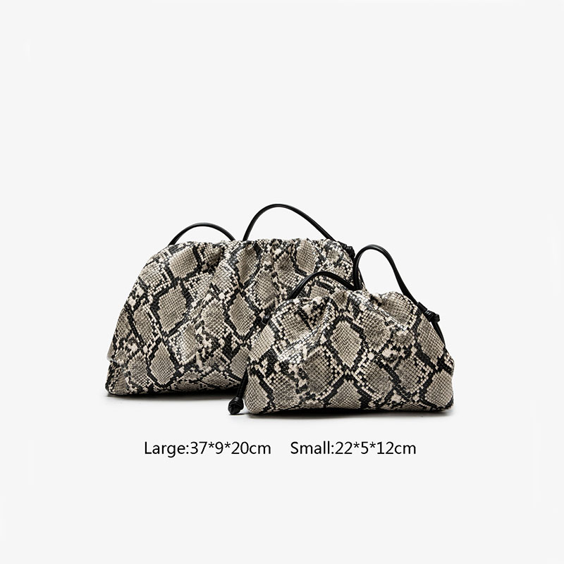 Ruched Serpentine Dumpling Bag - огляд і ціна Luxury Bags Consignment