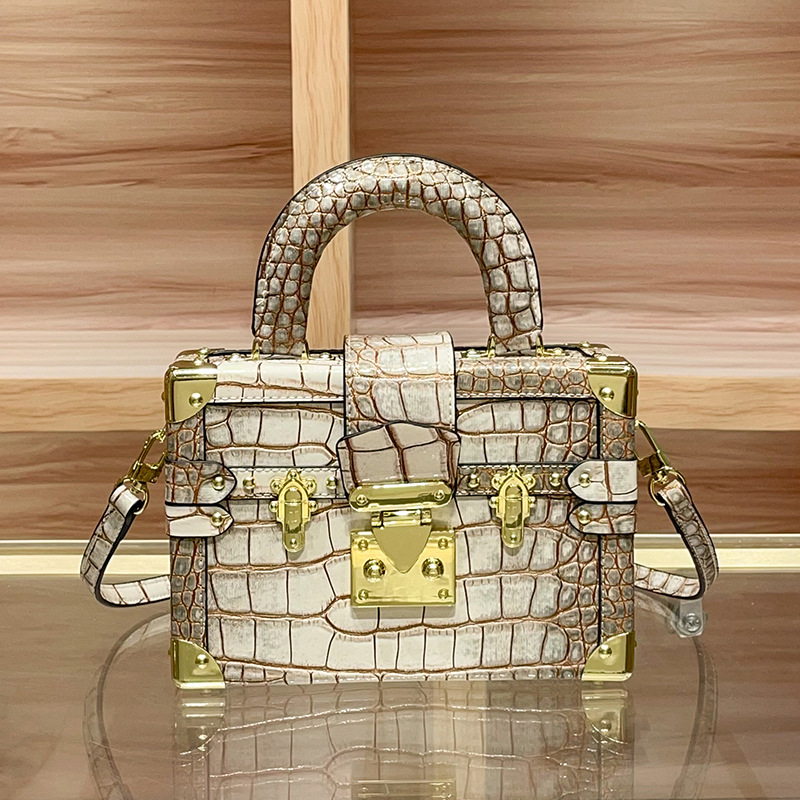 Fashionable Letter Logo Design - огляд і ціна Luxury Bags Logo